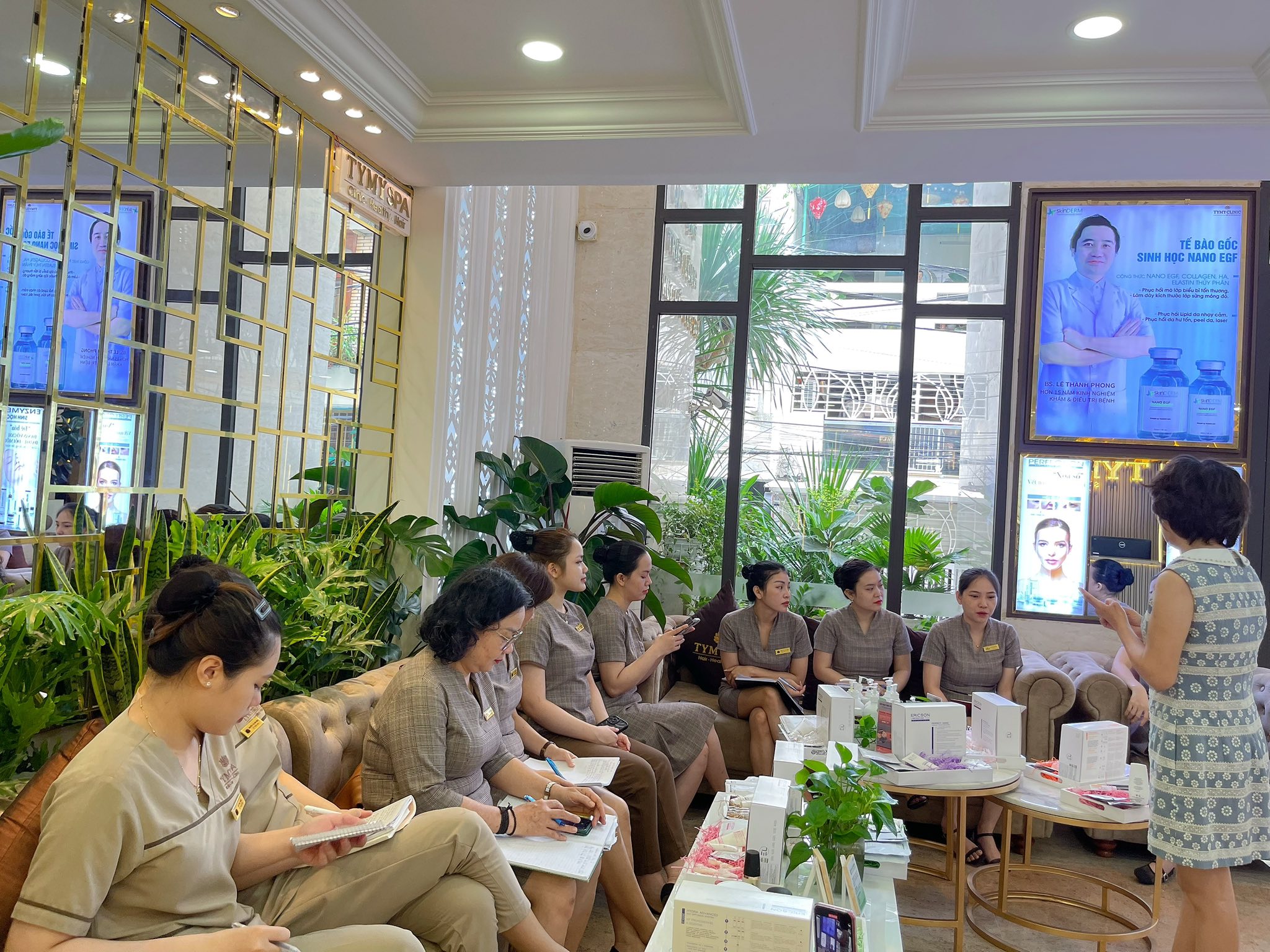 Đội ngũ chuyên gia tận tâm, giàu kinh nghiệm thực tiễn